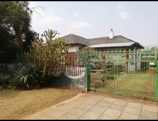 3 BEDROOM HOUSE FOR SALE IN BOKSBURG EAST
